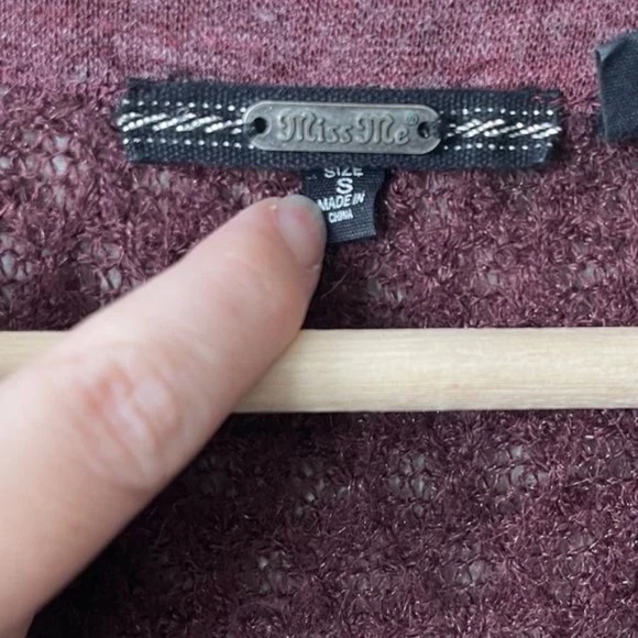 Miss Me Light Weight Button Up Cardigan Boucle Sequin Maroon SMALL - Picture 3 of 8